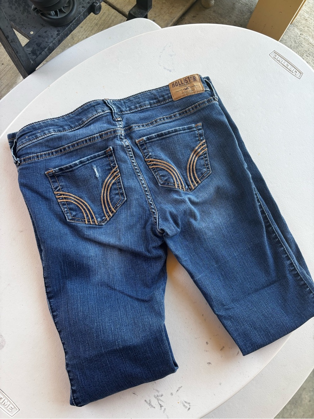Hollister Women's Dark Blue Straight Leg Jeans